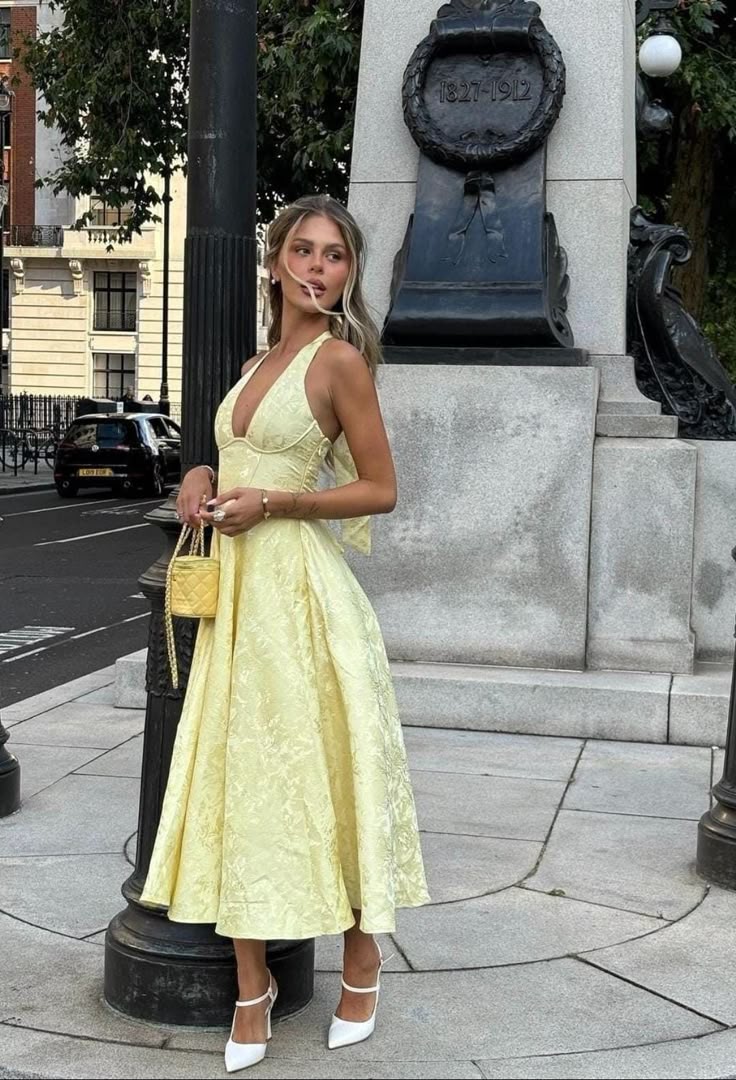 Esmeralda | Halter bezrukávové midi šaty